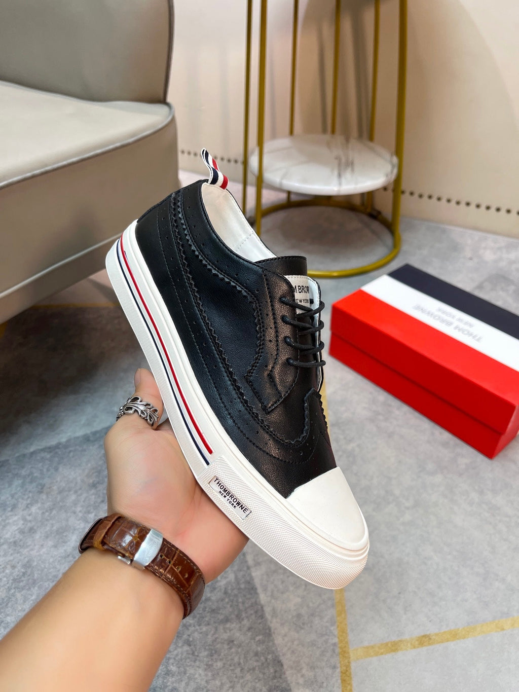 Men's casual shoes